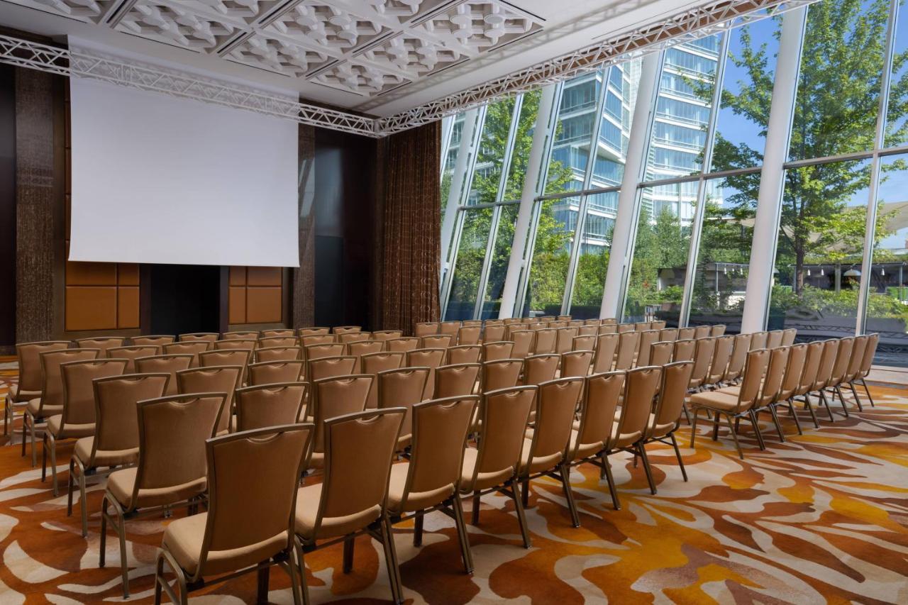 The Ritz-Carlton, Almaty Otel Dış mekan fotoğraf
