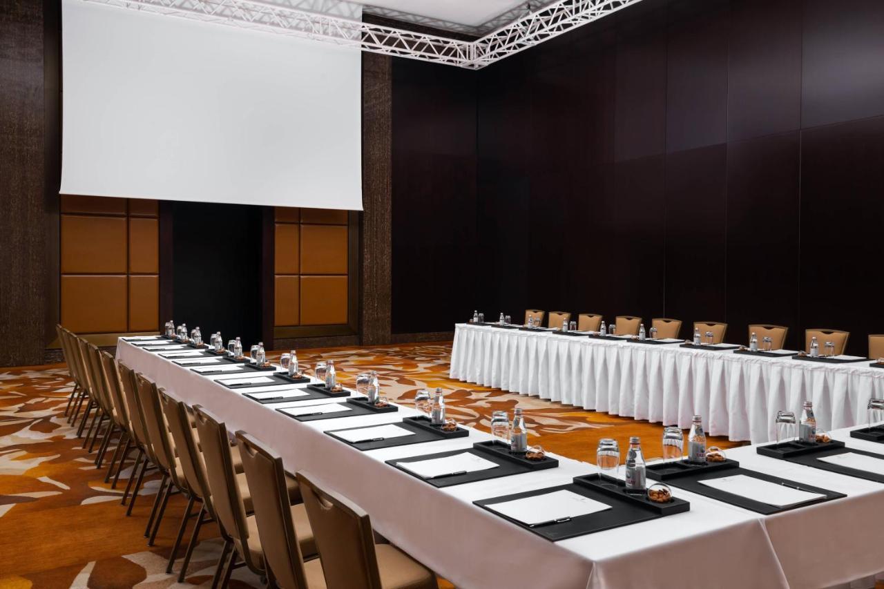 The Ritz-Carlton, Almaty Otel Dış mekan fotoğraf