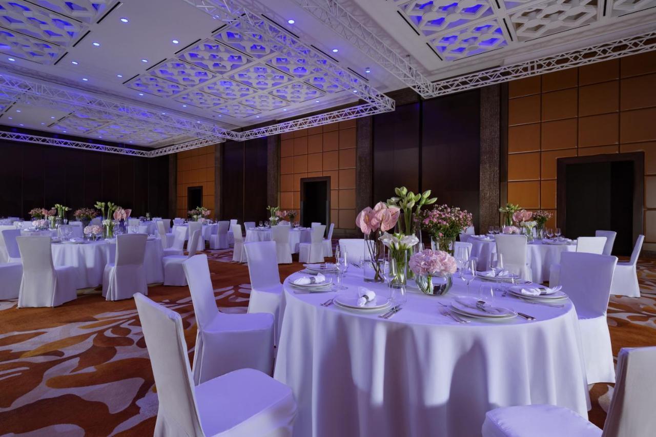 The Ritz-Carlton, Almaty Otel Dış mekan fotoğraf