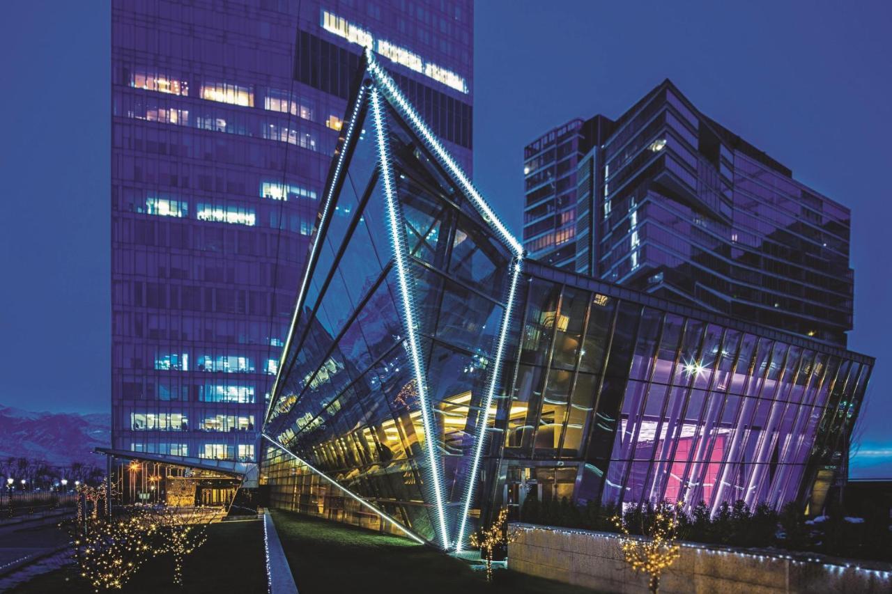 The Ritz-Carlton, Almaty Otel Dış mekan fotoğraf
