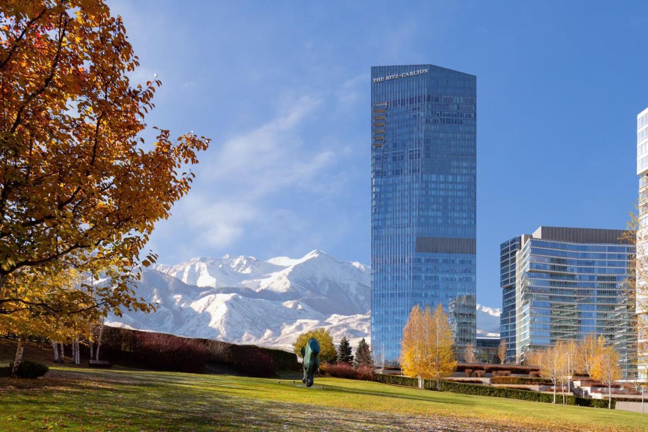 The Ritz-Carlton, Almaty Otel Dış mekan fotoğraf