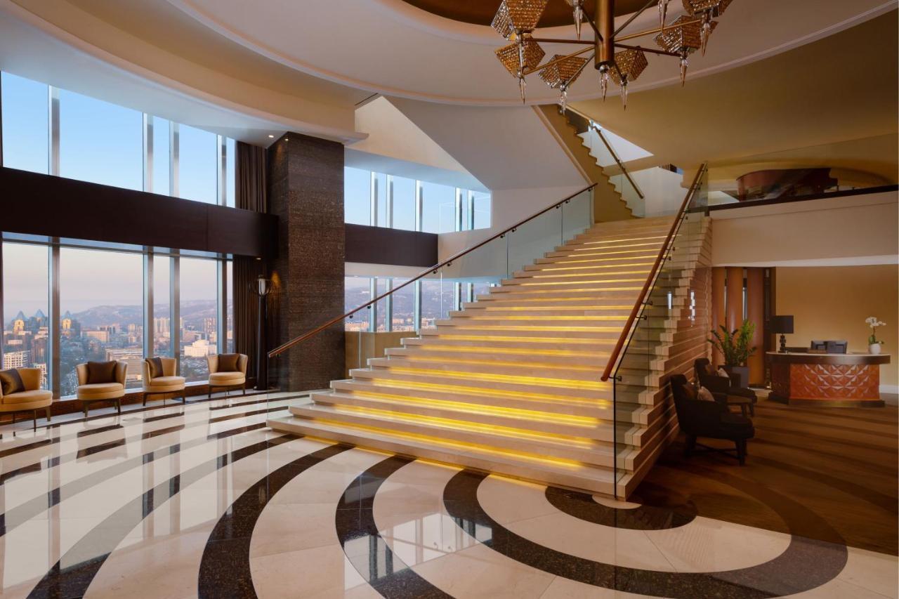 The Ritz-Carlton, Almaty Otel Dış mekan fotoğraf