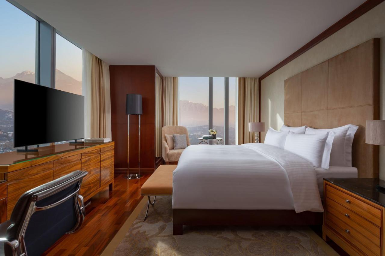 The Ritz-Carlton, Almaty Otel Dış mekan fotoğraf